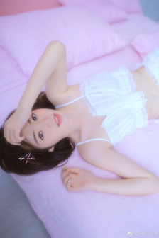薄薄的瑜伽服下激情